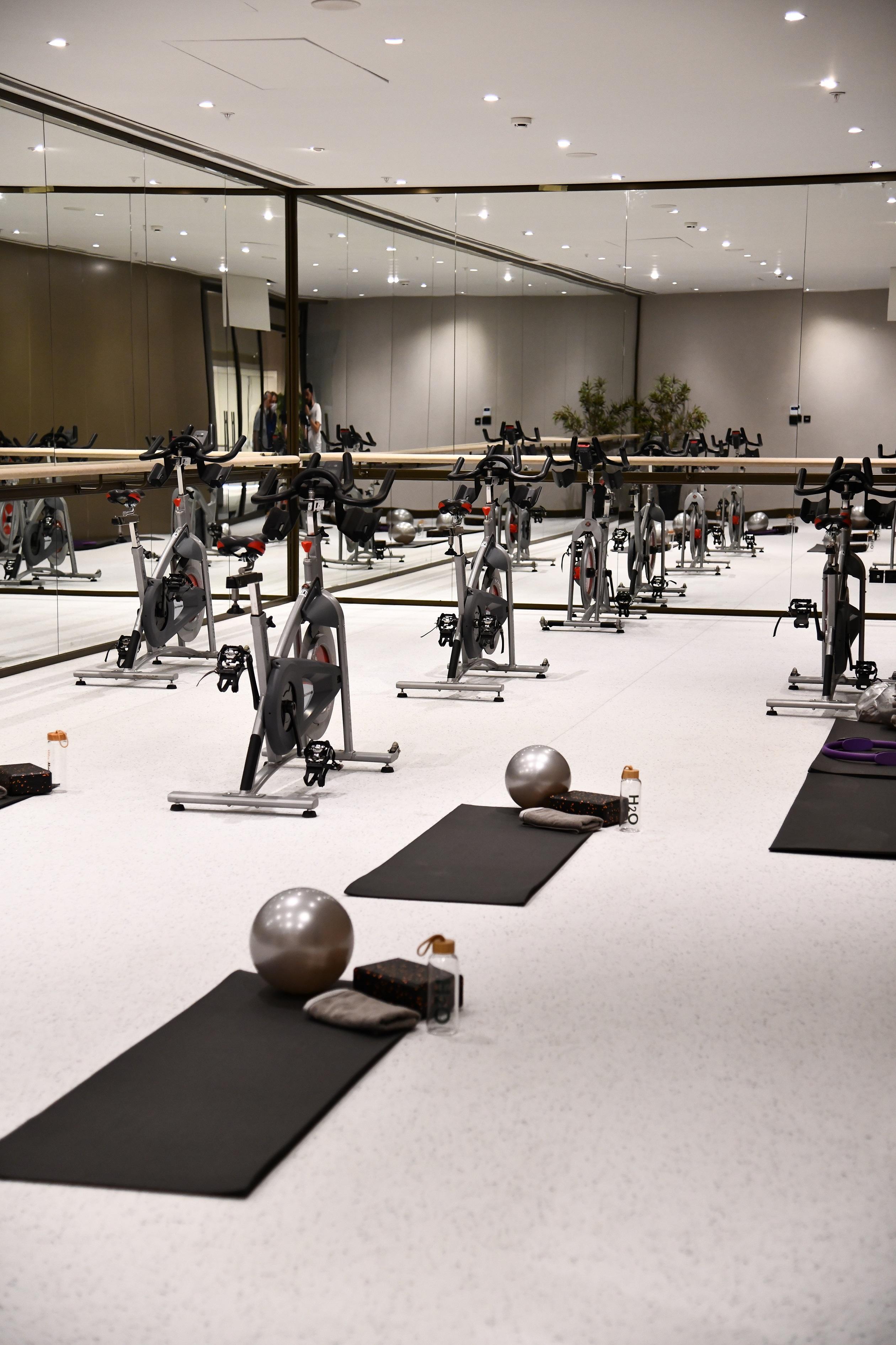 Wanda Vista Istanbul Hotel Bagian luar foto A typical spinning class