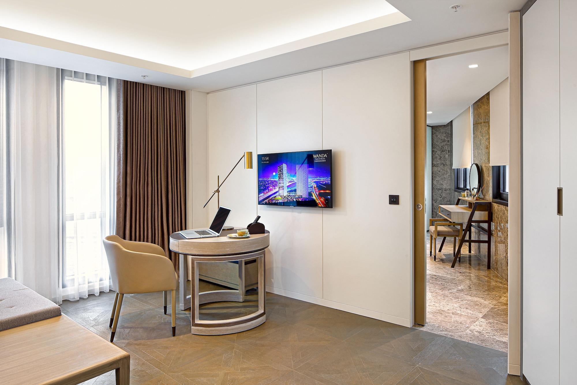 Wanda Vista Istanbul Hotel Bagian luar foto A room at the hotel
