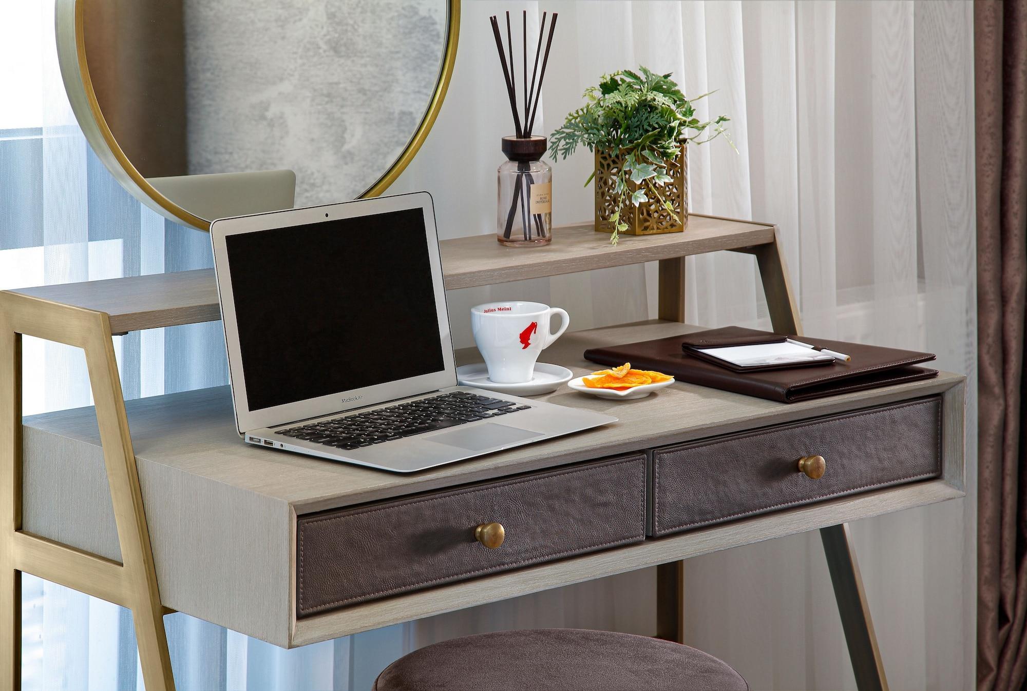 Wanda Vista Istanbul Hotel Bagian luar foto A dressing table